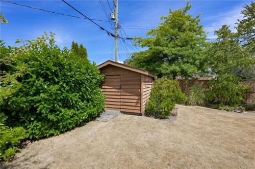 2471 Dryfe St, Oak Bay, BC 