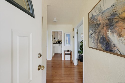 2471 Dryfe St, Oak Bay, BC 