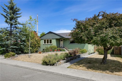 2471 Dryfe St, Oak Bay, BC 