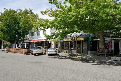 2471 Dryfe St, Oak Bay, BC 