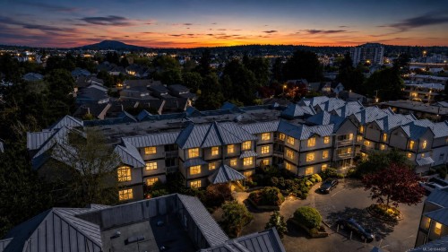 #307-3010 Washington Ave  Victoria, BC V9A 1P6