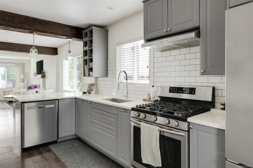 3128 Quadra St, Victoria, BC 