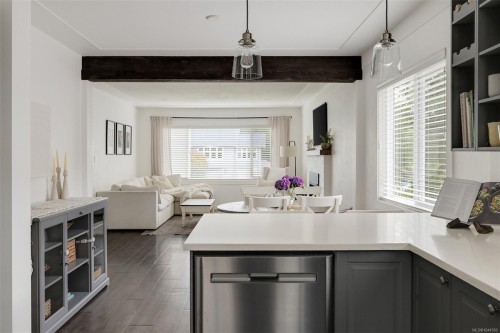 3128 Quadra St, Victoria, BC 