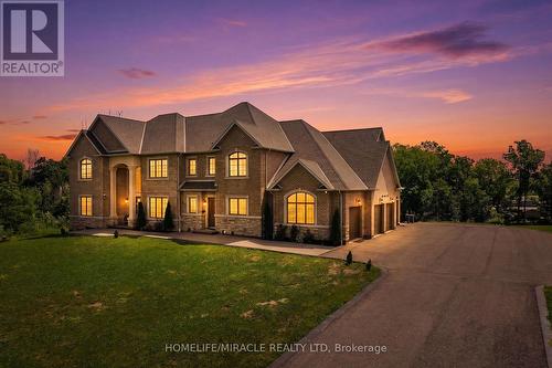 19 - 105 Perryman Court, Erin, ON - Outdoor