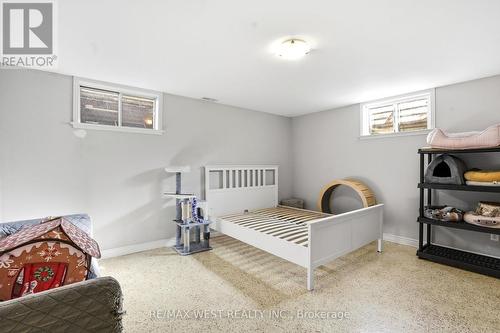 3570 Rittenhouse Road, Lincoln, ON - Indoor Photo Showing Bedroom