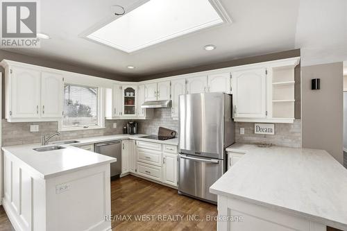 3570 Rittenhouse Road, Lincoln, ON - Indoor Photo Showing Kitchen