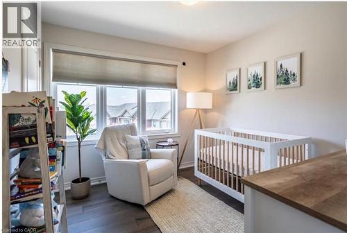 10 Egleston Lane, Ancaster, ON - Indoor Photo Showing Bedroom