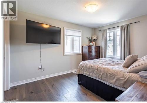 10 Egleston Lane, Ancaster, ON - Indoor Photo Showing Bedroom