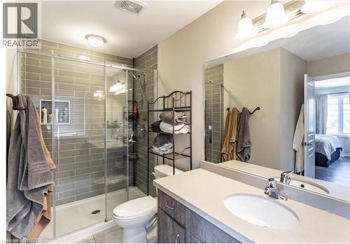 10 Egleston Lane, Ancaster, ON - Indoor Photo Showing Bathroom