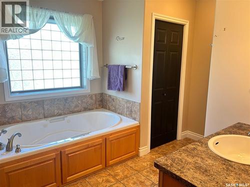 1 Telfer Bay, Prince Albert, SK - Indoor Photo Showing Bathroom