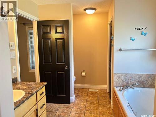 1 Telfer Bay, Prince Albert, SK - Indoor Photo Showing Bathroom