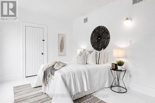 399 Eldon Road, Kawartha Lakes (Little Britain), ON - Indoor Photo Showing Bedroom