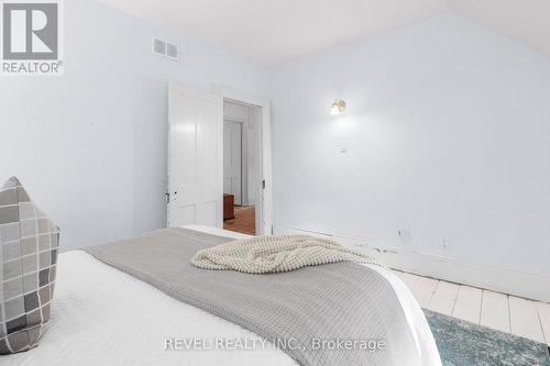 399 Eldon Road, Kawartha Lakes (Little Britain), ON - Indoor Photo Showing Bedroom