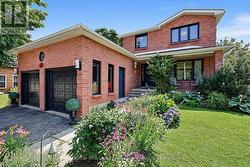 1044 DINA CRESCENT Midland, ON L4R 5C5