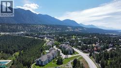4765 FORSTERS LANDING Road Unit# 204 Radium Hot Springs, BC V0A 1M0
