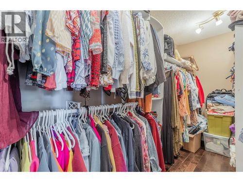 1675 Thayer Court Unit# 1, Kelowna, BC - Indoor With Storage