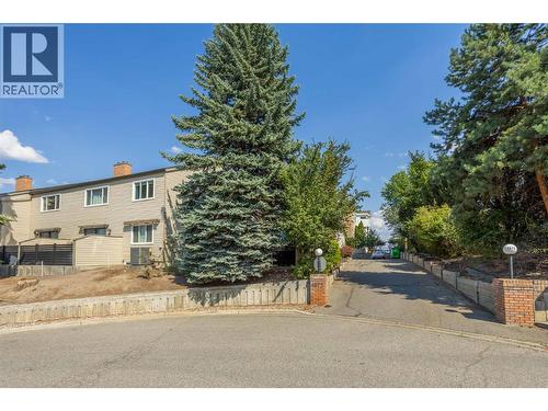 1675 Thayer Court Unit# 1, Kelowna, BC - Outdoor