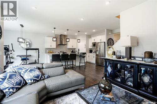 206 Kenaschuk Union, Saskatoon, SK - Indoor Photo Showing Living Room