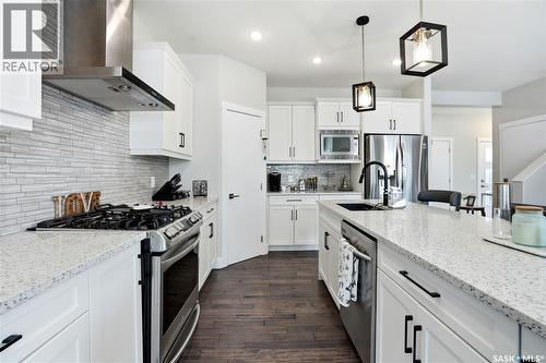 206 Kenaschuk Union, Saskatoon, SK - Indoor Photo Showing Kitchen With Upgraded Kitchen