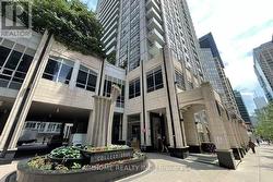 2313 - 761 BAY STREET Toronto, ON M5G 2R2