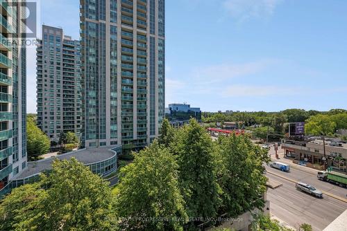 509 - 1 Avondale Avenue, Toronto, ON - Outdoor