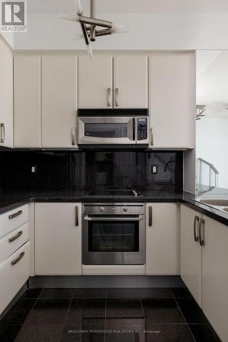 509 - 1 Avondale Avenue, Toronto, ON - Indoor Photo Showing Kitchen