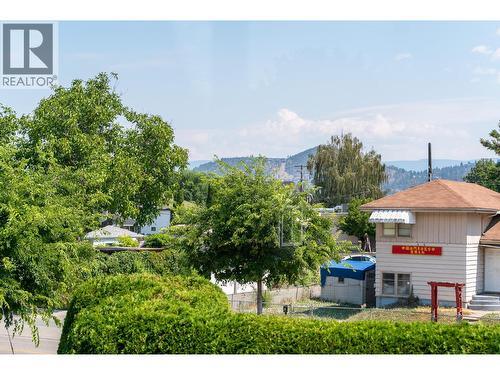 878 Bernard Avenue Unit# 103, Kelowna, BC - Outdoor