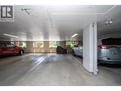 878 Bernard Avenue Unit# 103, Kelowna, BC - Indoor Photo Showing Garage