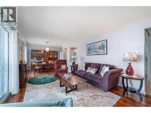 878 Bernard Avenue Unit# 103, Kelowna, BC - Indoor Photo Showing Living Room