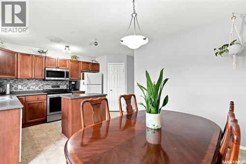 435 Blakeney Crescent, Saskatoon, SK - Indoor Photo Showing Kitchen With Double Sink