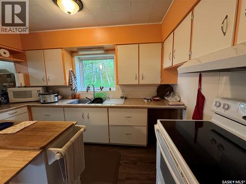 Hall Acreage Rm Of Clayton, Clayton Rm No. 333, SK - Indoor Photo Showing Kitchen