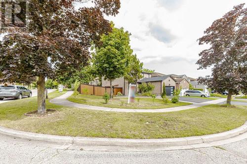 1530 SOMERGROVE CRESCENT  Pickering, ON L1X 2K7