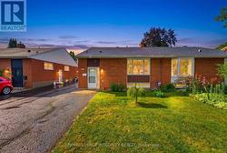2393 IRIS STREET  Ottawa, ON K2C 1C7