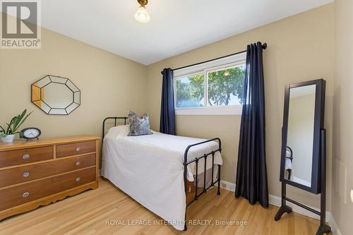 2393 Iris Street, Ottawa, ON - Indoor Photo Showing Bedroom