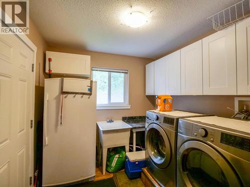 798 Ruttan Road, Quesnel, BC - Indoor Photo Showing Laundry Room