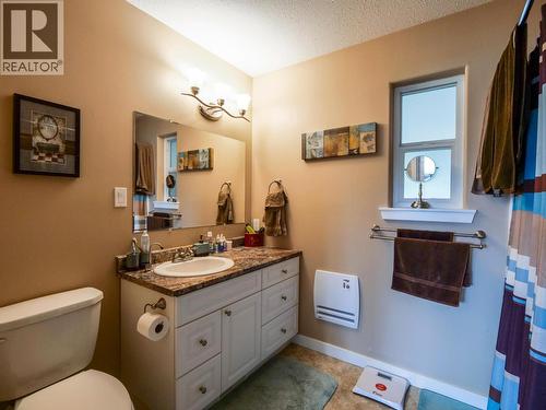 798 Ruttan Road, Quesnel, BC - Indoor Photo Showing Bathroom