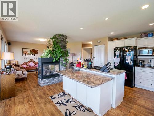 798 Ruttan Road, Quesnel, BC - Indoor With Fireplace