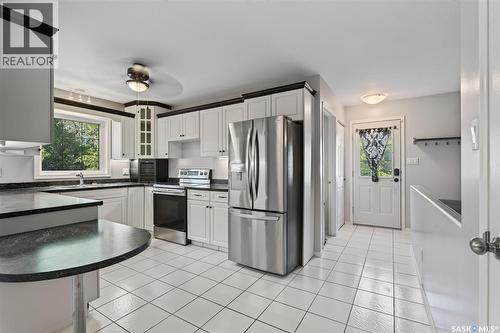 109 1St Avenue E, Vanscoy, SK - Indoor Photo Showing Kitchen