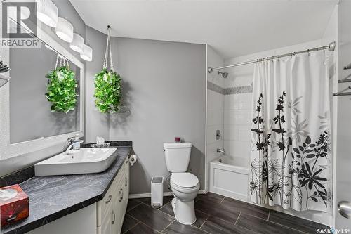 109 1St Avenue E, Vanscoy, SK - Indoor Photo Showing Bathroom