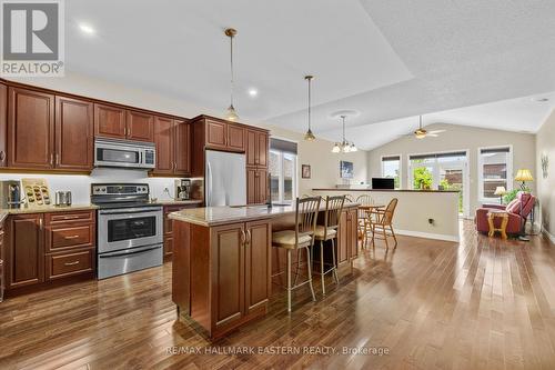 Kitchen - 2552 Denure Drive, Peterborough (Monaghan Ward 2), ON - Indoor Photo Showing Kitchen