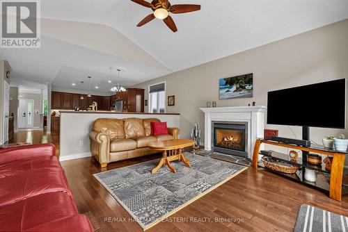 Hard wood floors - 2552 Denure Drive, Peterborough (Monaghan Ward 2), ON - Indoor Photo Showing Living Room With Fireplace