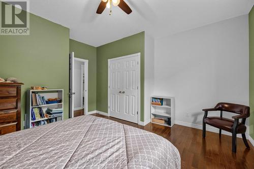 Generous size - 2552 Denure Drive, Peterborough (Monaghan Ward 2), ON - Indoor Photo Showing Bedroom