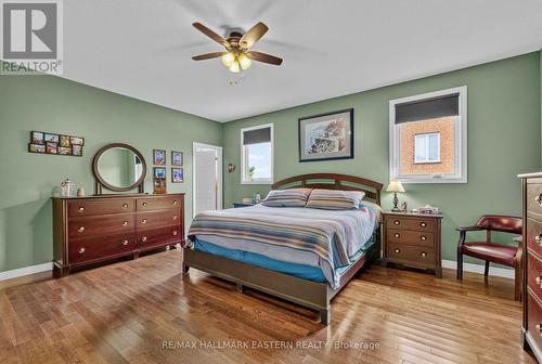 Primary bedroom - 2552 Denure Drive, Peterborough (Monaghan Ward 2), ON - Indoor Photo Showing Bedroom