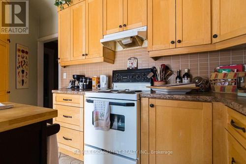 121 Eastbourne Avenue, Hamilton, ON - Indoor Photo Showing Kitchen