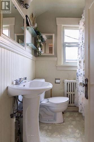 121 Eastbourne Avenue, Hamilton, ON - Indoor Photo Showing Bathroom