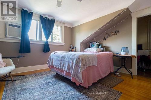 121 Eastbourne Avenue, Hamilton, ON - Indoor Photo Showing Bedroom