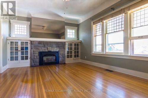 121 Eastbourne Avenue, Hamilton, ON - Indoor Photo Showing Living Room With Fireplace