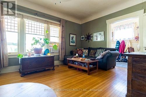 121 Eastbourne Avenue, Hamilton, ON - Indoor