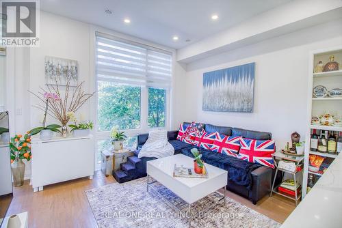 63 - 27 Eldora Avenue, Toronto, ON - Indoor
