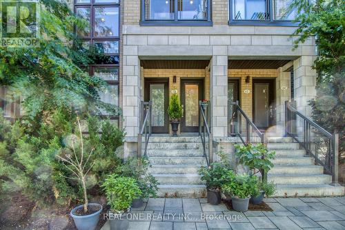 63 - 27 Eldora Avenue, Toronto, ON - Outdoor